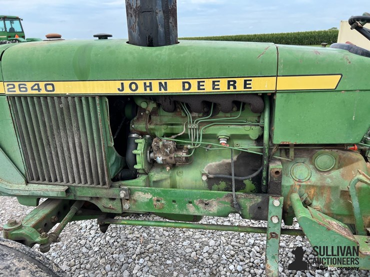 john-deere-2640-image-12