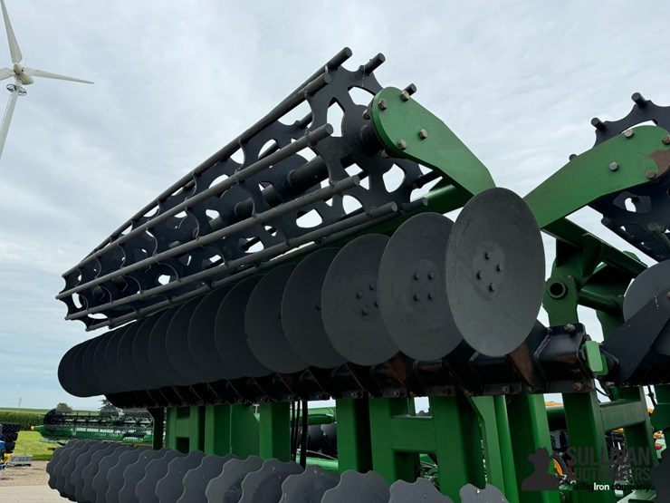 2021-john-deere-2680h-image-16