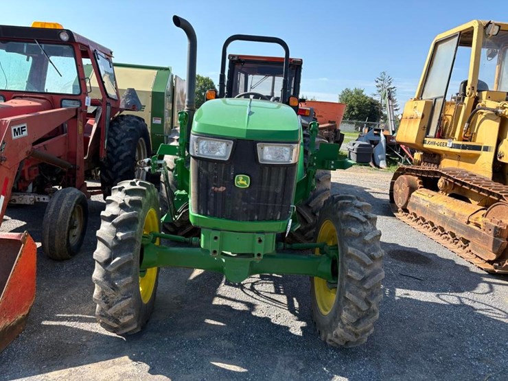 2015-john-deere-5055e-image-3