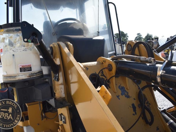 2011-caterpillar-908h-image-45