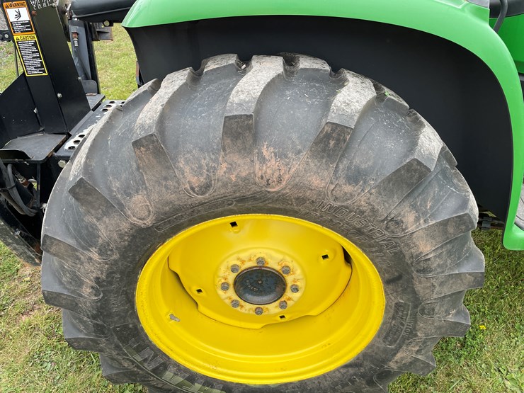 2011-john-deere-4120-image-25
