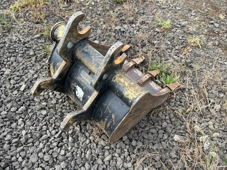 john-deere-24-image-4