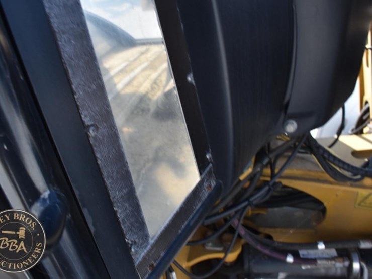 2011-caterpillar-908h-image-42