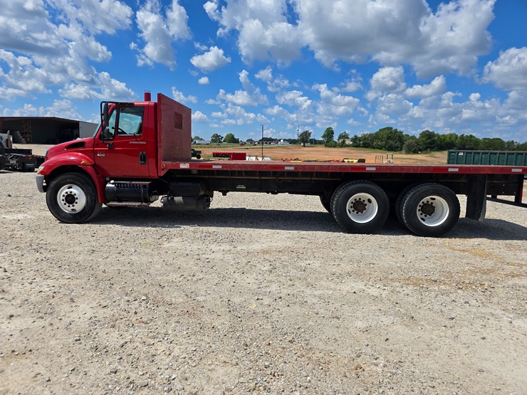 2003-international-durastar-4400-image-13