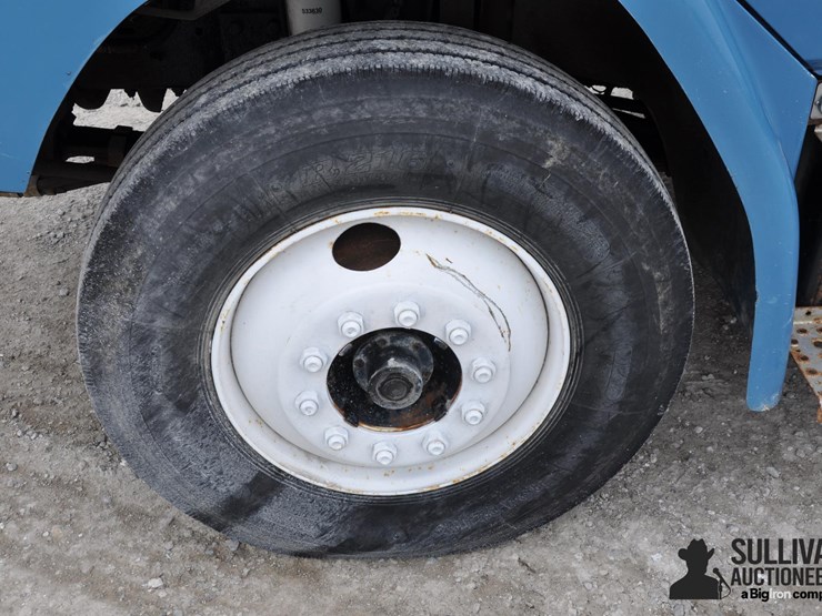 1994-freightliner-fl70-image-9