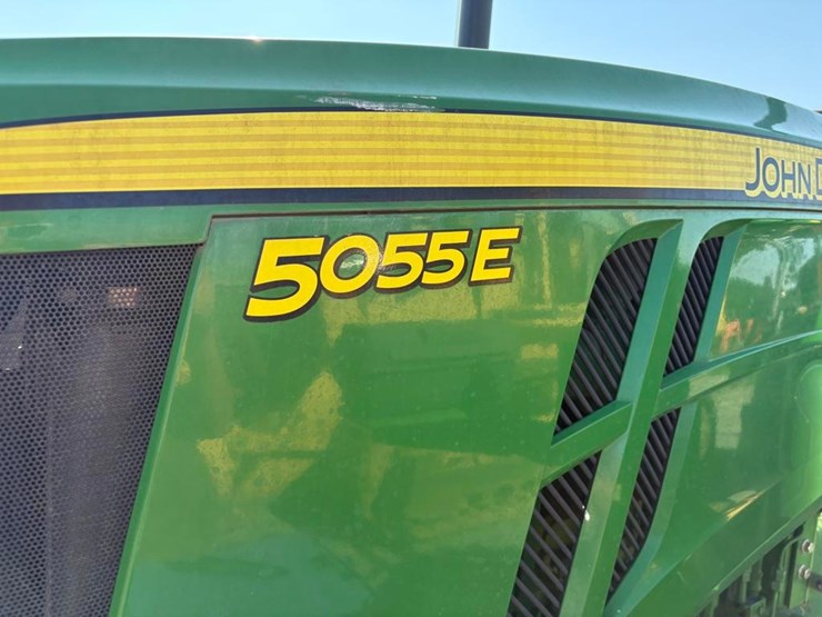 2015-john-deere-5055e-image-17