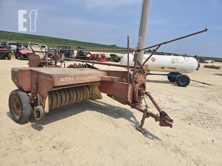 new-holland-268-image-1