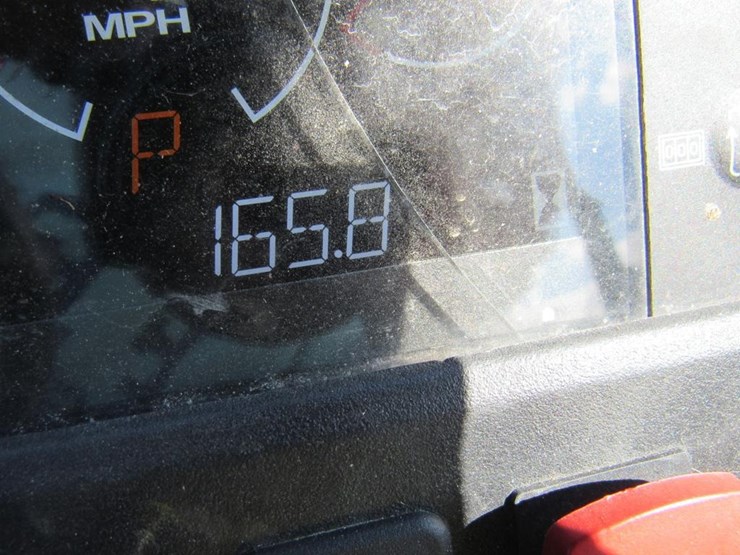 2022-john-deere-gator-image-11