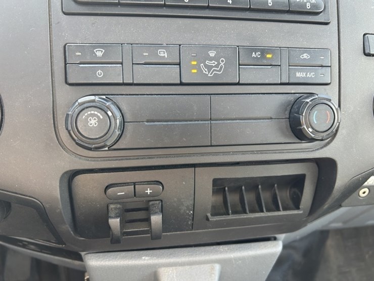 2015-ford-f350-sd-image-19
