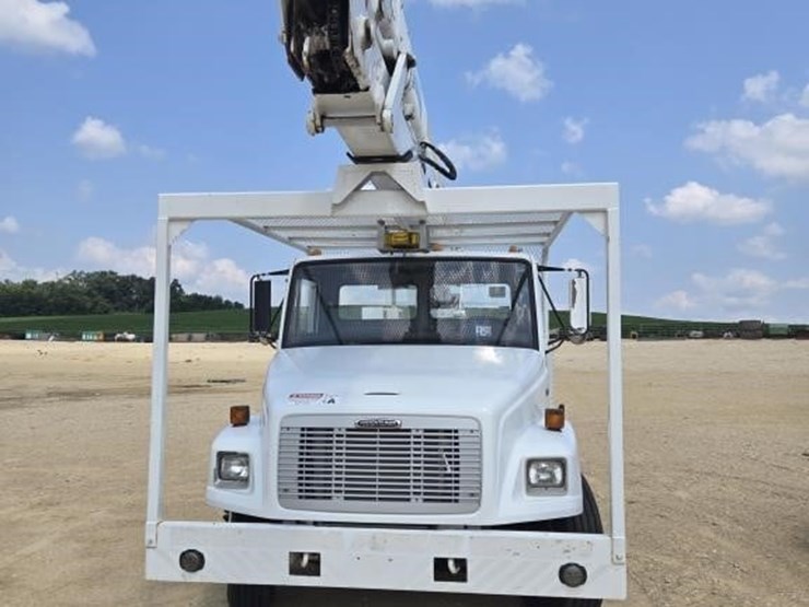 1999-freightliner-fl70-image-2
