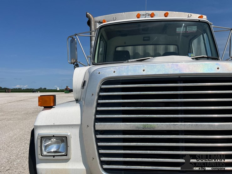 1989-ford-l8000-image-11