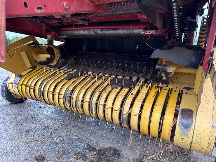 new-holland-654-image-8
