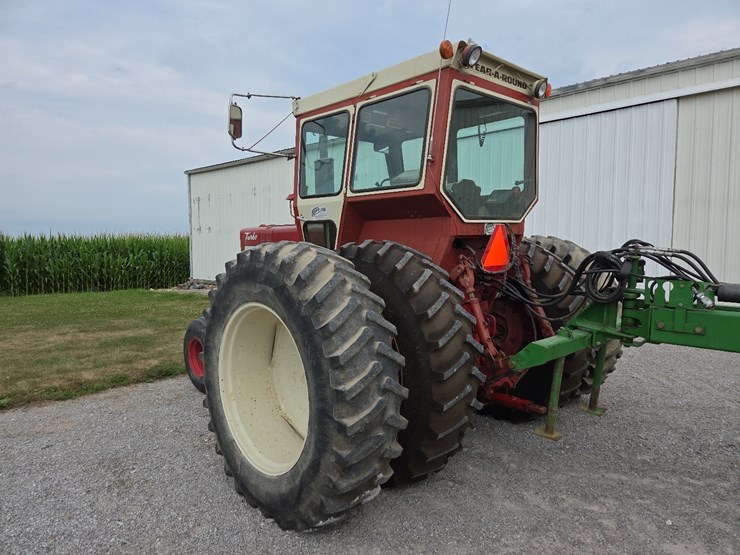 1970-ih-1456-tractor-image-22