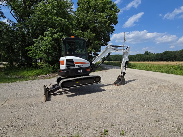 2012-bobcat-e35-image-90