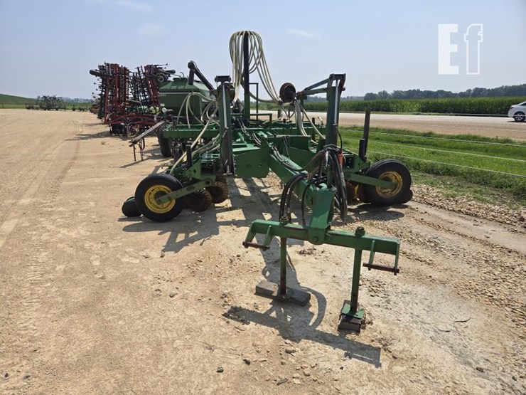john-deere-7000-image-2