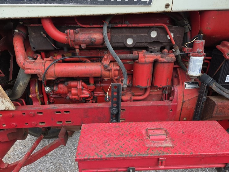 1970-ih-1456-tractor-image-10