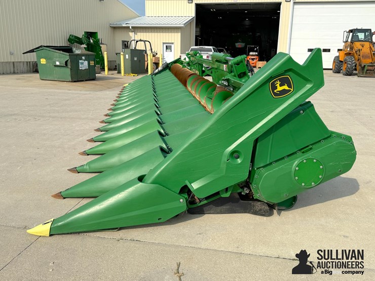 2023-john-deere-c16f-image-5