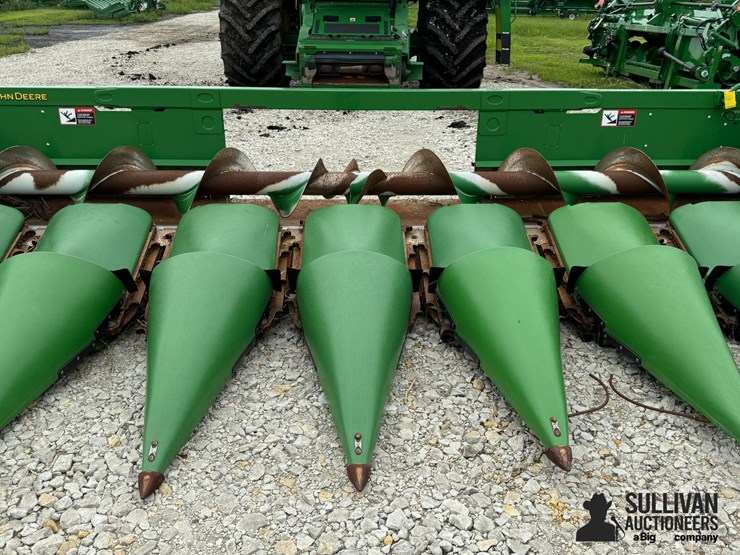 2018-john-deere-708c-image-8