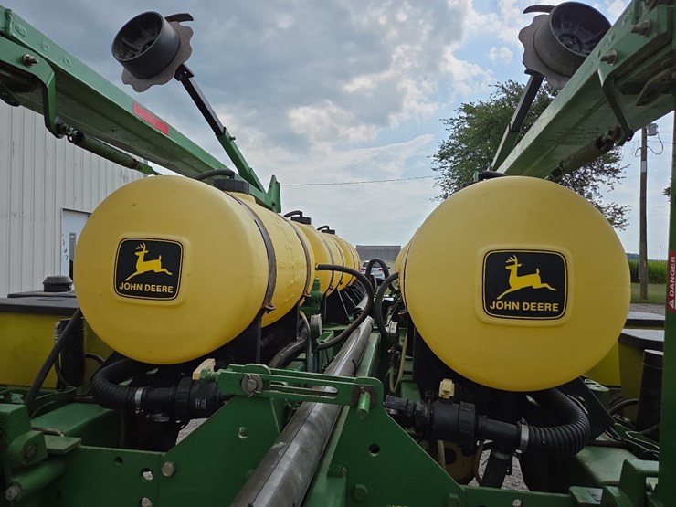john-deere-7200-image-5