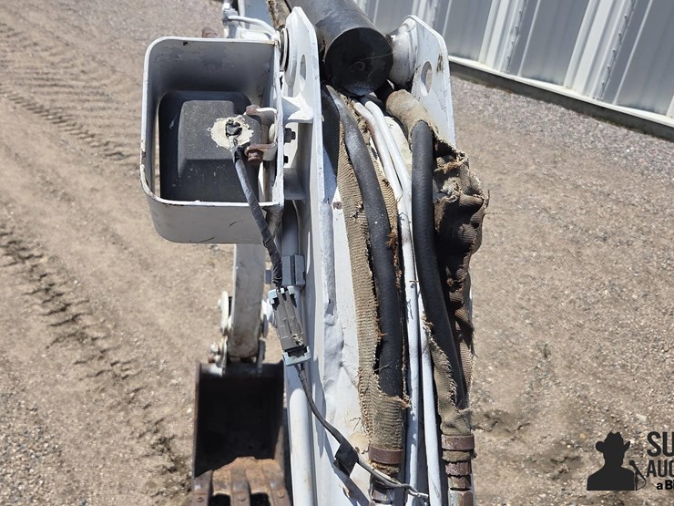 2001-bobcat-322d-image-17