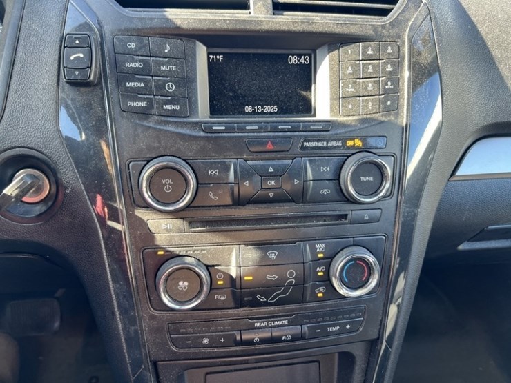 2018-ford-explorer-image-28