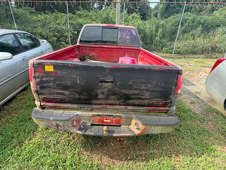 1996-chevrolet-s10-image-12