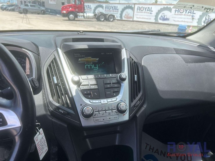 2013-chevrolet-equinox-image-15