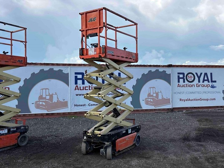 jlg-1932r-image-1