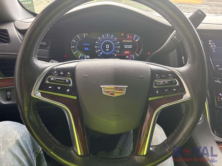 2020-cadillac-escalade-image-13