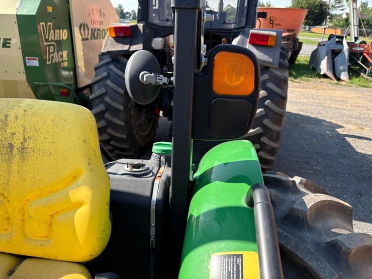 2015-john-deere-5055e-image-22