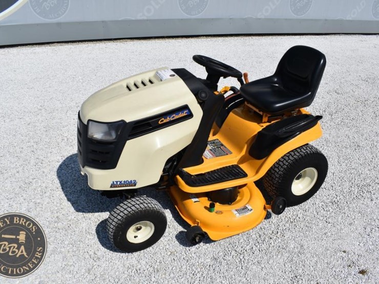 cub-cadet-ltx1042-image-1
