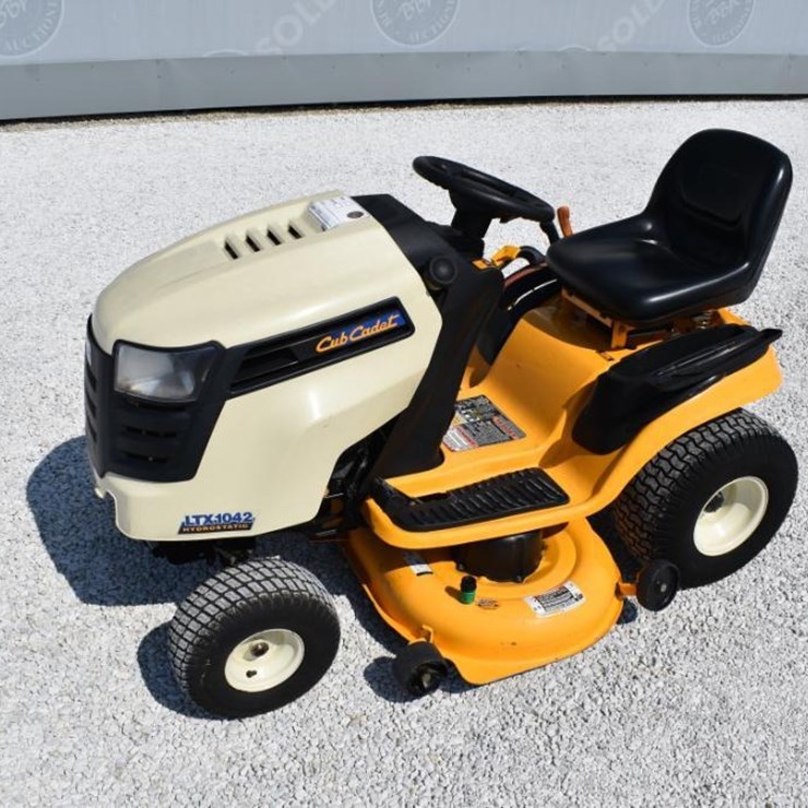 CUB CADET LTX1042