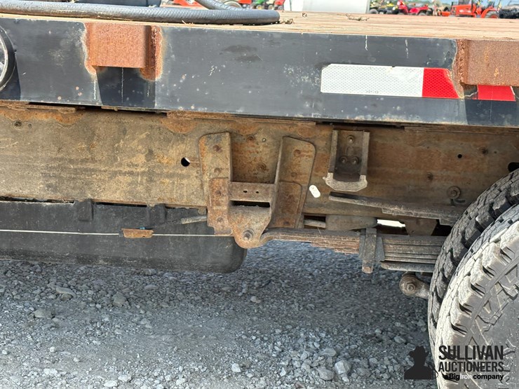 2005-chevrolet-3500-image-11