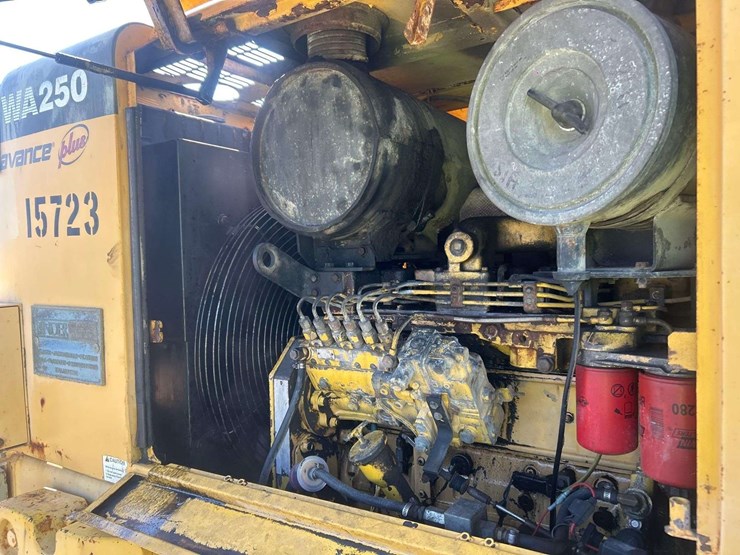 komatsu-wa250-image-21