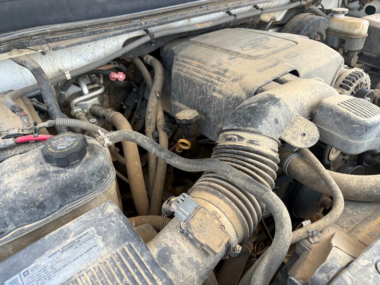 2010-chevrolet-silverado-image-15