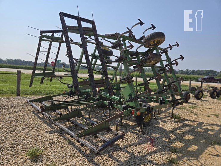 john-deere-33-image-5