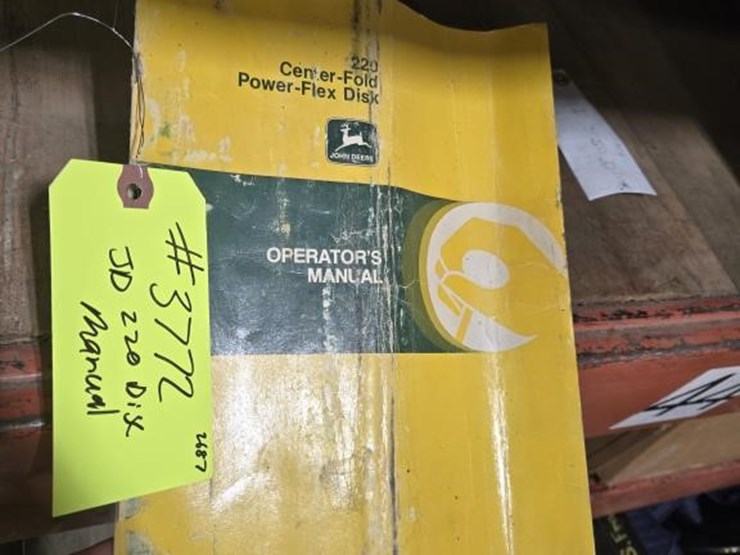 john-deere-220-image-10