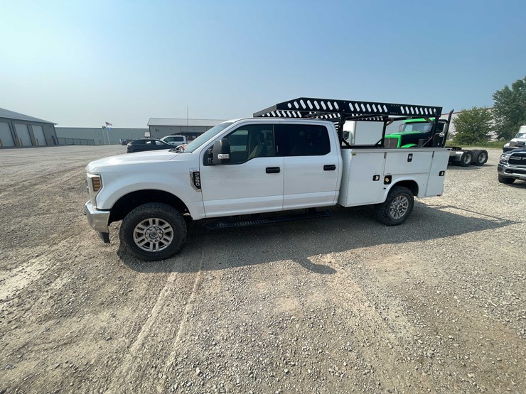 2019-ford-f350-xlt-image-2