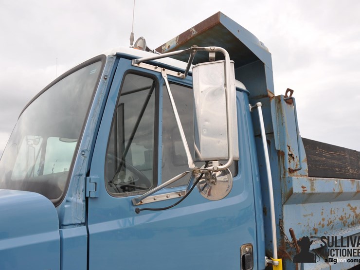1994-freightliner-fl70-image-15