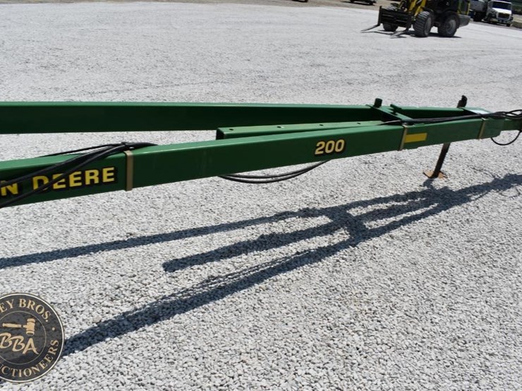john-deere-200-image-21
