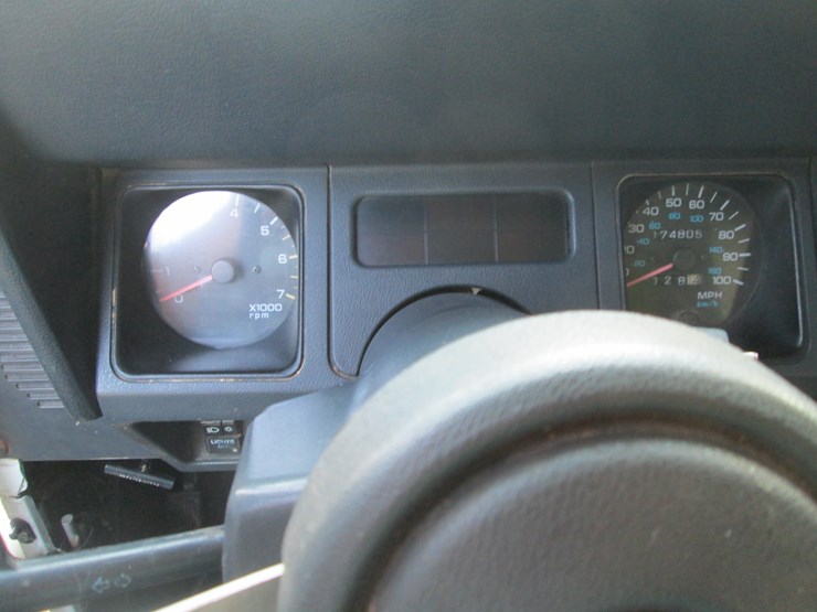1994-jeep-renegade-image-30