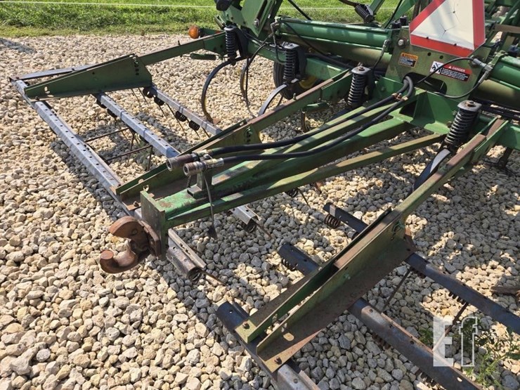 john-deere-33-image-7