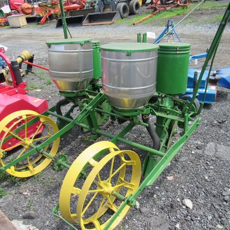 JOHN DEERE 2