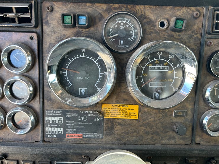 kenworth-w900-image-18