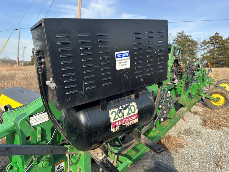 john-deere-1720-image-34