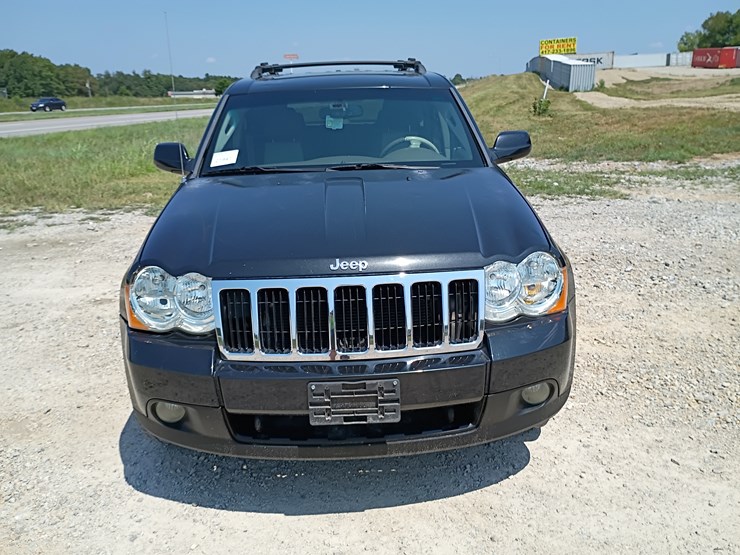 2010-jeep-grand-cherokee-image-23