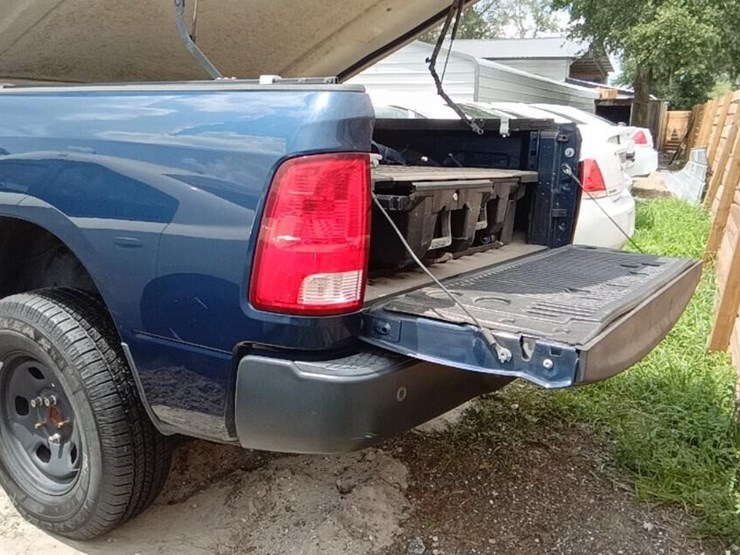 2019-ram-1500-classic-image-5