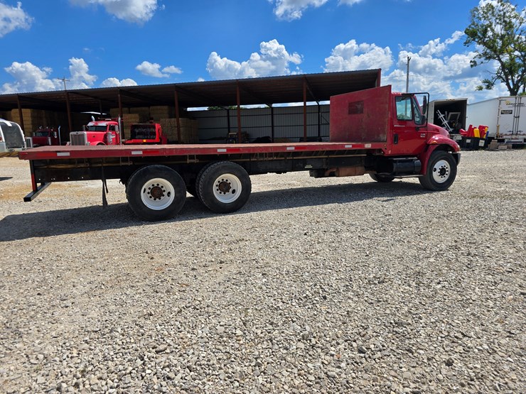 2003-international-durastar-4400-image-36
