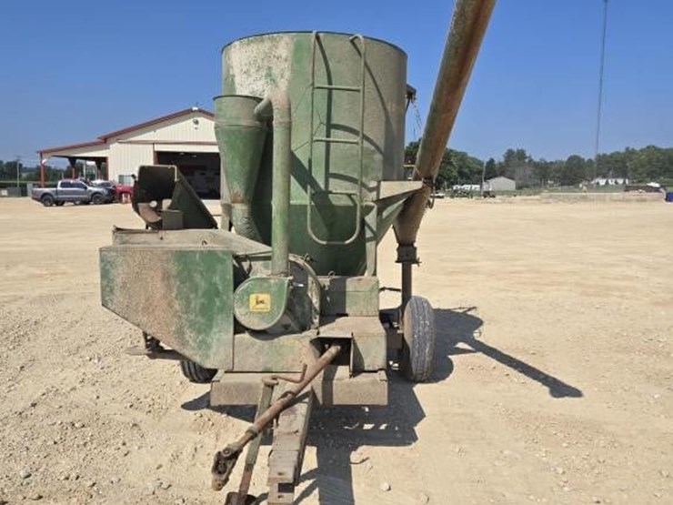 john-deere-400-image-2