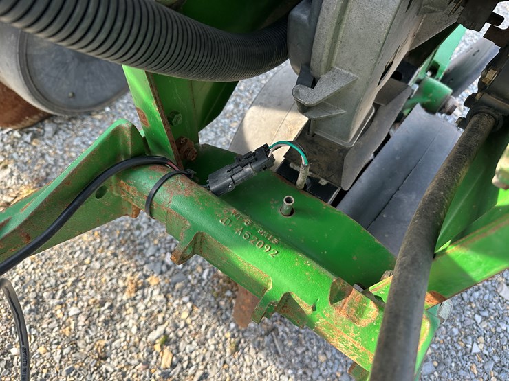john-deere-1720-image-10